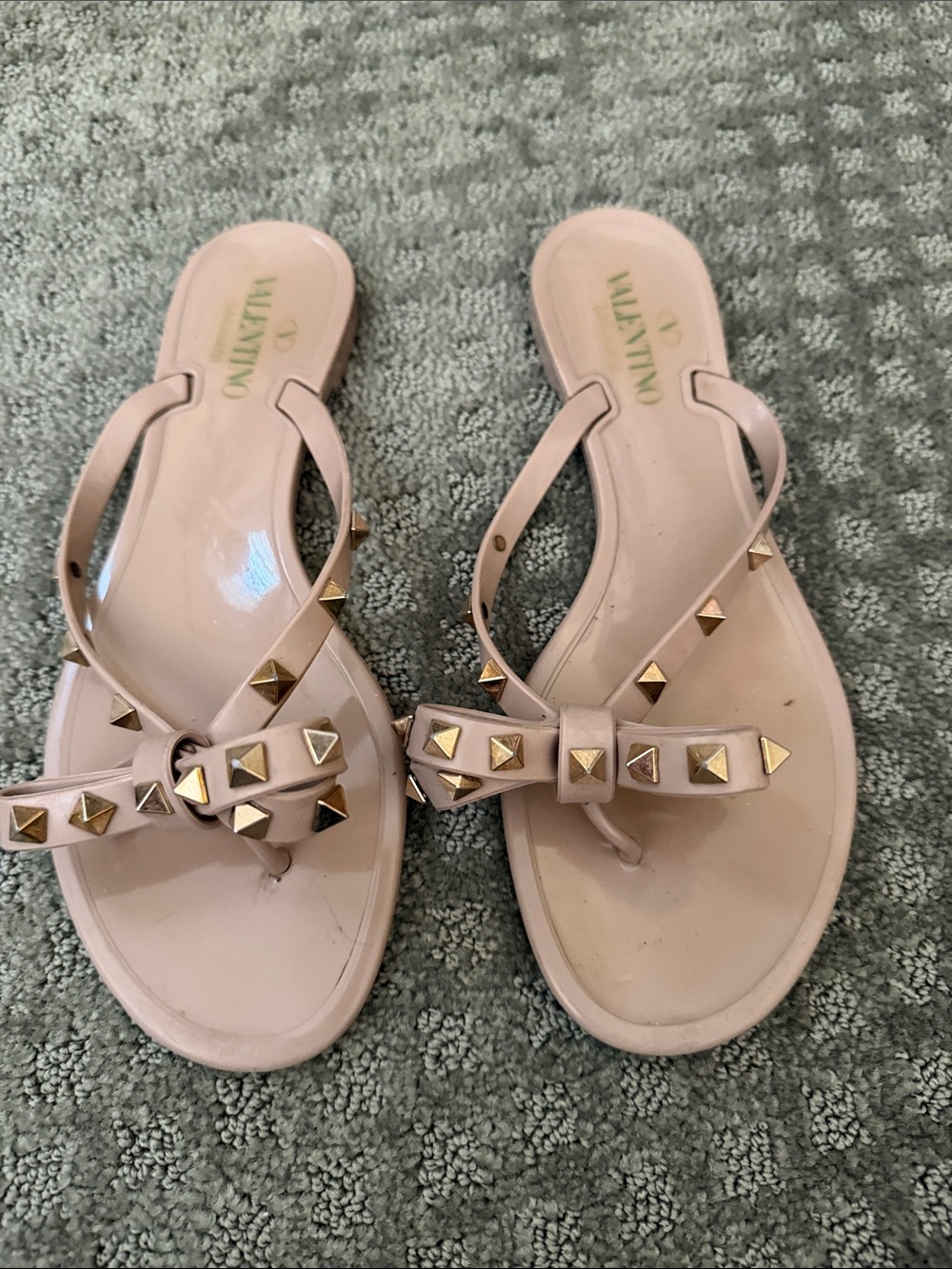 Valentino Blush Pink Rockstud Bow Thong Sandals 39 8